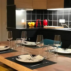 https://le-chalet-des-etoiles.midi-pyreneeshotels.com